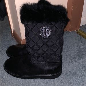 Women’s Black Tory Burch boots with fur trim